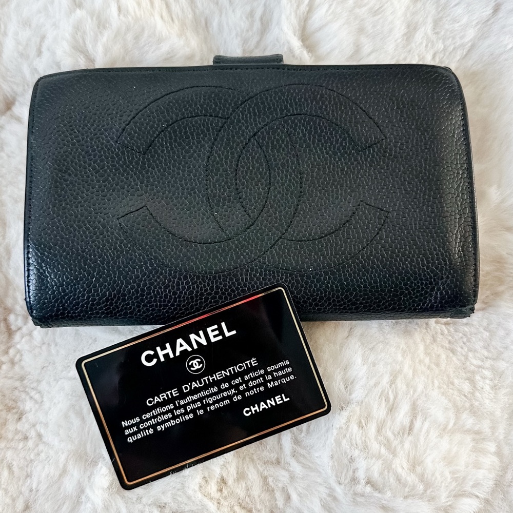 Chanel Black Caviar Leather CC Wallet with Authenticity Card